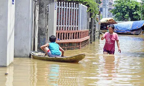  Hà Nội: Gần 3.000 hộ dân vẫn phải sơ tán do lũ